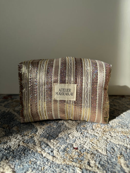 Petite précieuse en Mensouj ligne rose brillant verticale