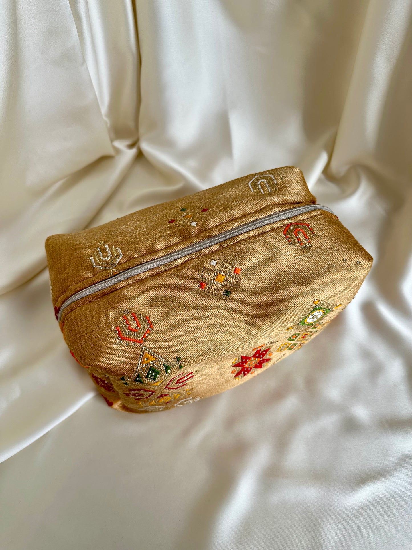 Broderies kabyles moyenne trousse