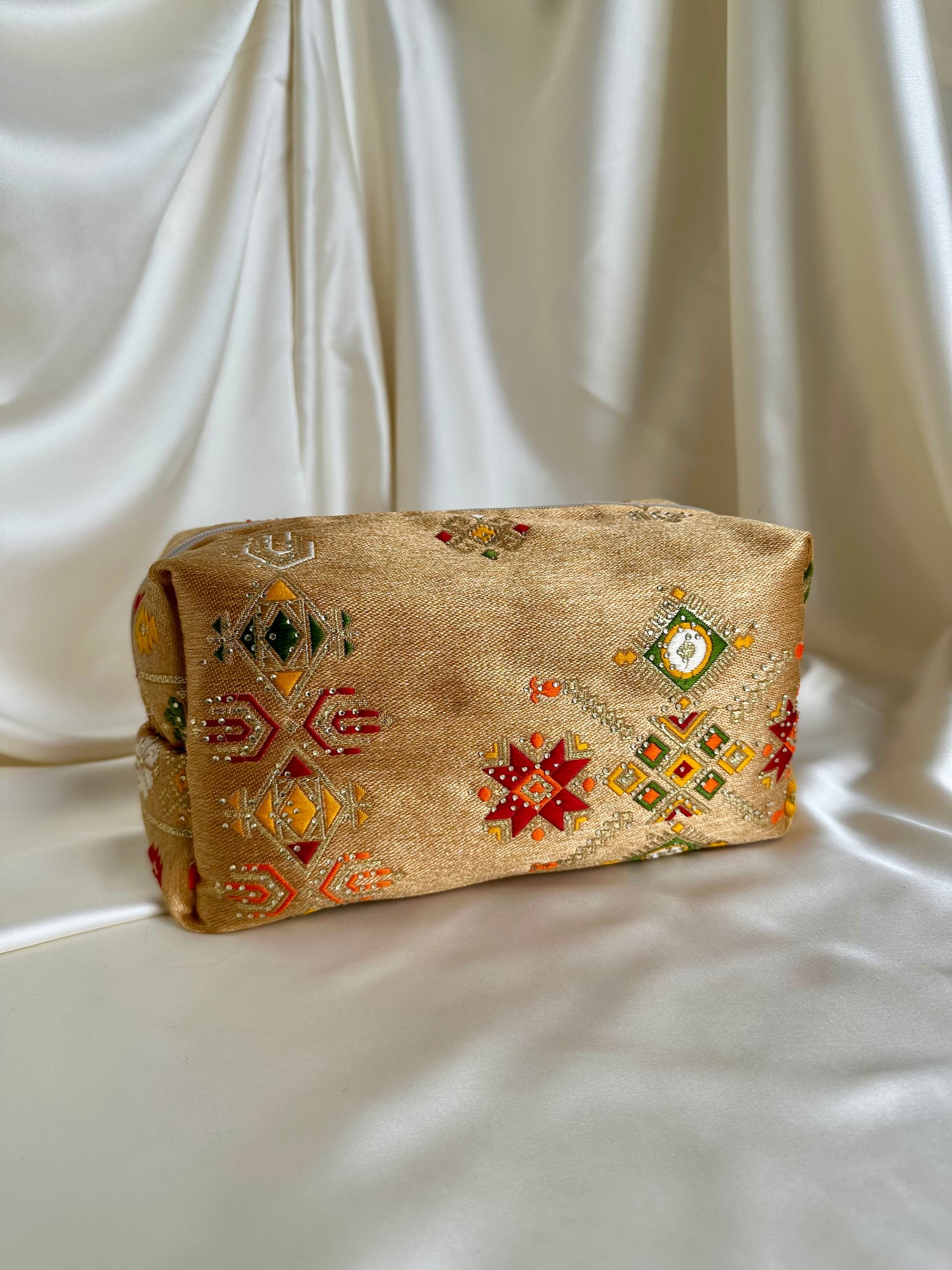 Broderies kabyles moyenne trousse